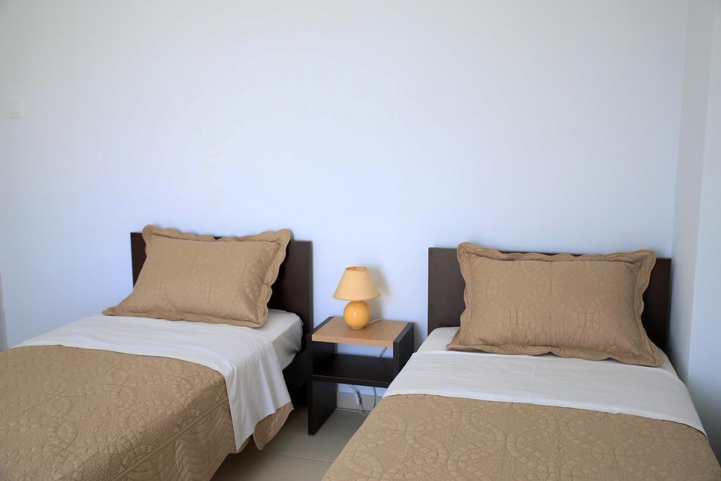 Vari Beach Hotel エクステリア 写真