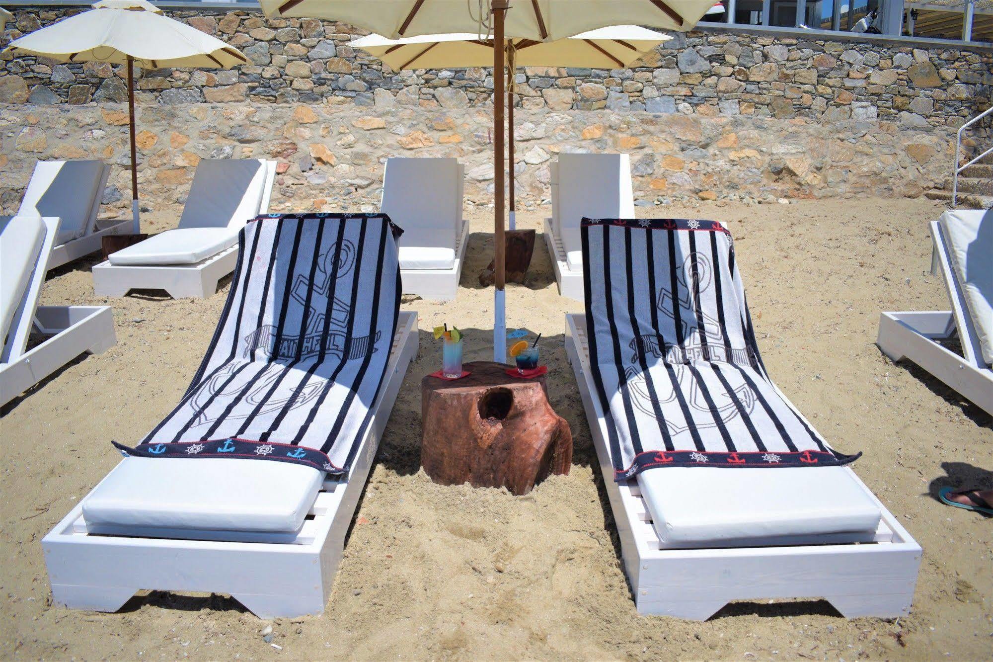Vari Beach Hotel エクステリア 写真